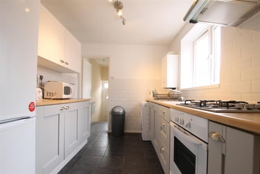3 bed flat, Kelvin Grove, Sandyford, Newcastle, NE21RL - Image 2